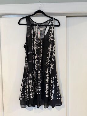 Sparkle & Fade Black and White Tie-Dye Tank Top
